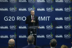 Ông Erdogan: Nga có quyền điều chỉnh học thuyết hạt nhân để tự vệ