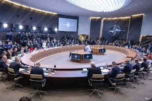 Các ngoại trưởng NATO mời Ukraine họp, tập trung bàn chiến sự