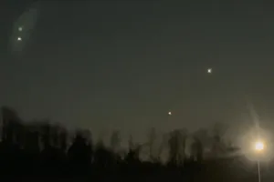 Bất đồng lưỡng đảng vụ UAV bí ẩn trên bầu trời Mỹ