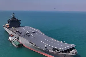 Tàu sân bay UAV nội địa - đột phá lớn về quân sự của Iran giữa bão trừng phạt