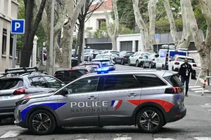 Lãnh sự quán Nga ở Pháp bị ném chất nổ, Moscow cáo buộc 'tấn công khủng bố'