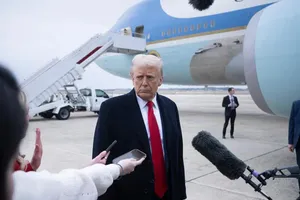 Nhà Trắng viện dẫn luật thời chiến để trục xuất 'kẻ thù' của nước Mỹ