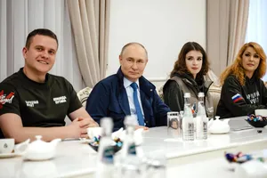 Nga: Ukraine tăng tấn công UAV vào Kursk lúc ông Putin tới thăm