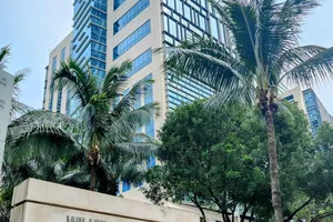 Giả làm tiếp viên hàng không, đặt hơn 120 chuyến bay không tốn một đồng