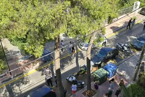 GS Mỹ ngã gục sau 5 phát đạn, vợ cũ cùng bạn trai bị truy tố