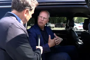 Thượng đỉnh Alaska: Ông Putin khởi hành, ngoại trưởng và đại sứ Nga đã tới nơi