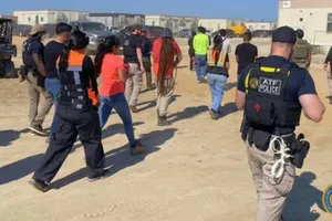 Ông Trump và Hàn Quốc lên tiếng vụ 475 người nhập cư tại nhà máy Hyundai ở Mỹ bị bắt