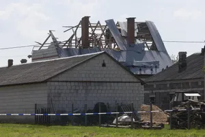 Ba Lan: Tên lửa rơi trúng nhà dân khi chặn UAV xâm nhập không phận