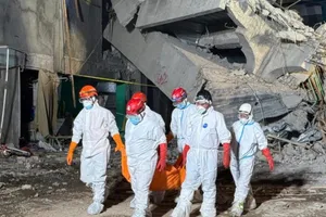 Sập trường học ở Indonesia: Tìm thấy 67 nạn nhân, kết thúc cứu hộ