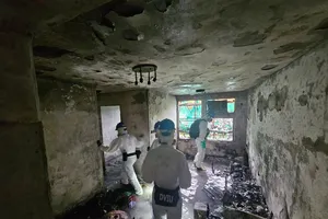 Những hình ảnh đầu tiên trong khu chung cư cháy đen ở Hong Kong