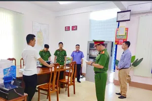 1 Trưởng phòng TN&MT huyện bị khởi tố vì hỗ trợ sai 500 triệu đồng