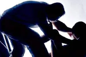 Bị bắt giam, khởi tố do có hành vi giao cấu với người dưới 16 tuổi