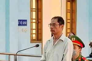 2.950 cây thuốc lá lậu và 8 năm tù