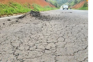 Đường tránh TP Pleiku vừa đưa vào sử dụng đã hư hỏng