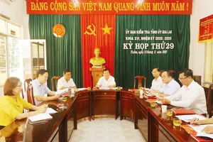 Kỷ luật hiệu trưởng vận động phụ huynh đóng góp không đúng quy định
