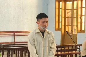 Nghịch tử đánh cha tử vong do mở tivi quá to