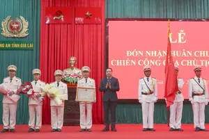  2 tập thể Công an tỉnh Gia Lai nhận Huân chương chiến công hạng Nhì