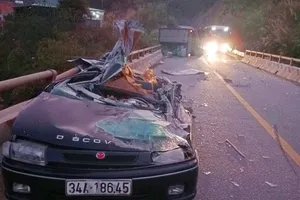 Tai nạn ô tô nghiêm trọng khiến 6 người thương vong