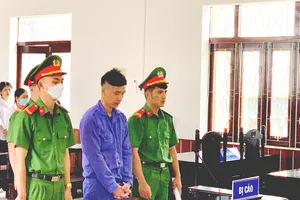 Đòi tiền không được, bắn người thương tích 13%, bị tội giết người