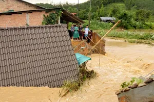 Mưa to ở Gia Lai và Kon Tum cuốn trôi nhiều tài sản, hoa màu