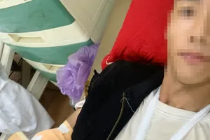 Đi đòi tiền nhận khoán, 1 người bị chém thương tích 11%