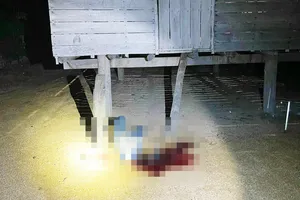 Bị vợ đánh, chồng bực tức dùng rựa sát hại 