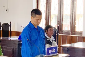 Đòi nợ 20.000 đồng không được bèn cầm dao gây án