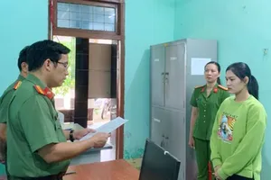 2 phụ nữ giả danh nhân viên ngân hàng lừa đảo qua điện thoại bị bắt