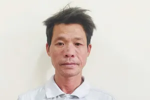 Không ký biên bản vi phạm còn đòi chém tổ CSGT