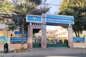 1 học sinh lớp 6 nhảy lầu trong giờ ra chơi vì chuyện tình cảm