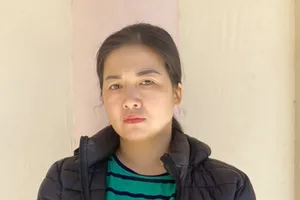 Tạm giữ hình sự một phụ nữ mua bán trái phép chất ma túy