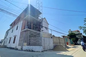 Sập giàn giáo khiến 2 thợ xây thương vong