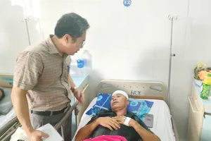 Điều tra nguyên nhân khiến xe chở cán bộ, nhân viên quản lý thị trường TP.HCM gặp nạn