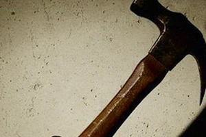 1 nữ trung tá công an ở Bình Định bị tấn công bằng búa vào vùng đầu