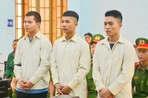 Nhậu say, 3 thanh niên dùng vũ lực hiếp dâm trẻ em