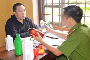 Phát hiện 4 kho xưởng sản xuất thuốc diệt cỏ giả quy mô lớn ở Gia Lai