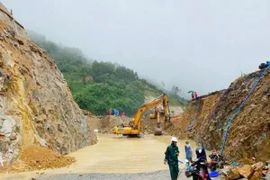 Chưa thể lưu thông qua đèo An Khê 