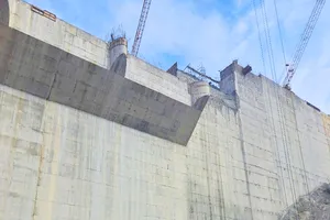 Rơi xuống hố thủy điện đang thi công, 3 người chết, 2 người mất tích