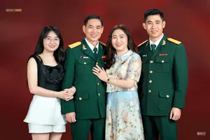 Không ngại gió sương, những bóng hồng tình nguyện viết đơn nhập ngũ