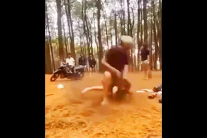 Vụ nữ sinh bị đánh hội đồng ở Gia Lai: Công an triệu tập 4 thanh thiếu niên