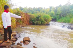 1 học sinh ở Gia Lai đuối nước tử vong khi đi tắm suối