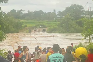 Mưa lớn gây ngập cục bộ, chia cắt nhiều địa phương ở Gia Lai