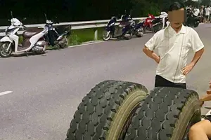 Gia Lai: Bánh xe tải văng trúng người đang chạy thể dục làm nạn nhân tử vong