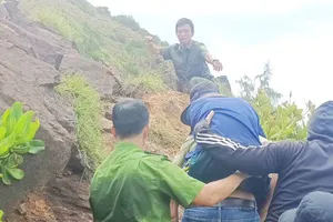 Cứu người đàn ông mất tích, đi lạc trong rừng sâu ở Gia Lai