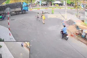 Đạp ngã mô tô đặc chủng, đánh CSGT khi bị yêu cầu quay lại hiện trường tai nạn