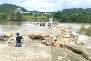 Nước cuốn trôi đoạn ngầm tràn dài gần 40 mét ở Gia Lai
