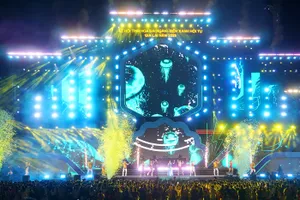 Mãn nhãn ‘tiệc’ drone bế mạc Lễ hội tinh hoa đại ngàn - biển xanh hội tụ ở Gia Lai 