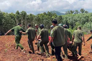 Cứu sống người đàn ông rơi xuống giếng hoang sâu 15 mét