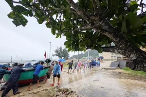 Gia Lai: Bão số 13 vào sớm, cấm tuyệt đối dân ra đường