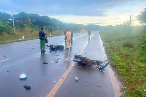 4 người thương vong sau vụ hai xe máy tông nhau 